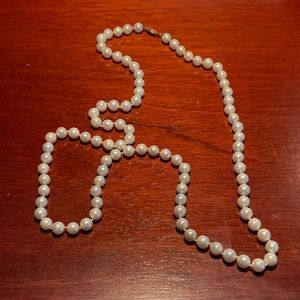 Vintage Ladies pearl necklace